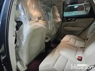 Volvo XC60 2021 2.0 Автомат в Москве № 470159, миниатюра 12