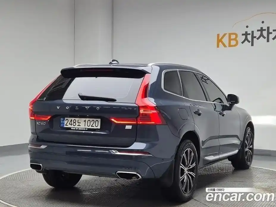 Volvo XC60 2021 2.0 Автомат в Москве № 470159, фото 3