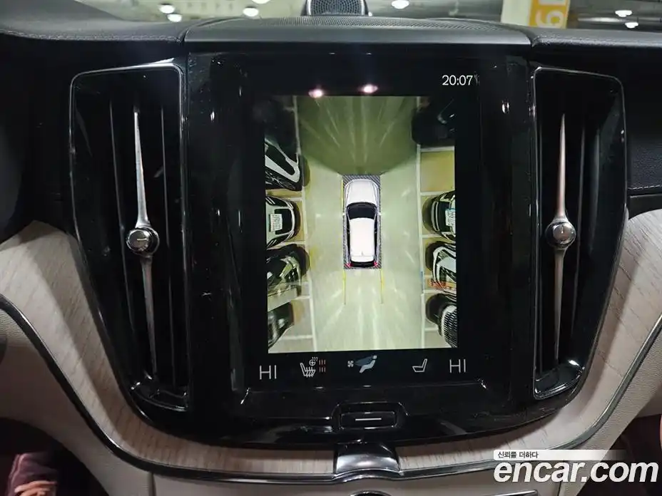 Volvo XC60 2021 2.0 Автомат в Москве № 470159, фото 10