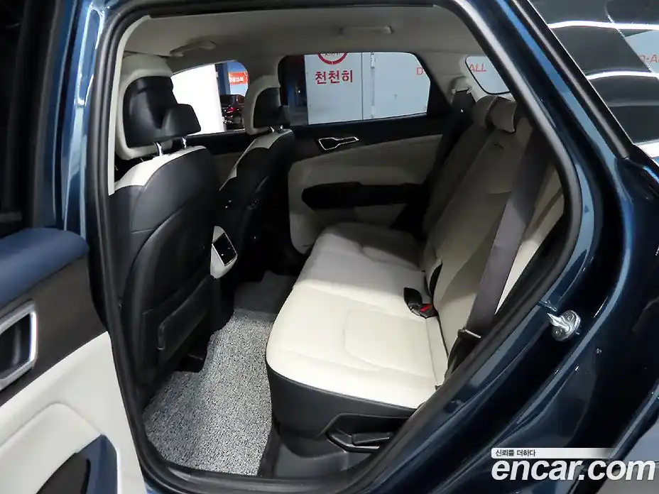 Kia Sportage 2023 1.6 Автомат в Москве № 50773, фото 11