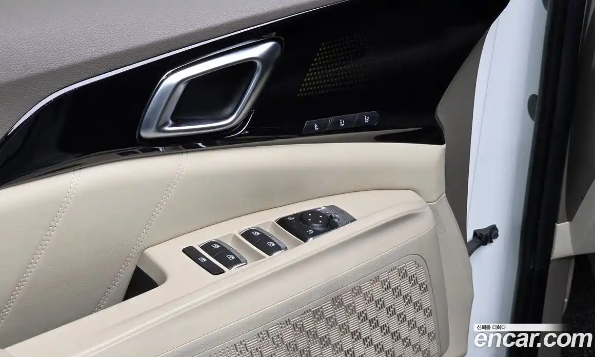 Kia Canival 2025 1.6 Автомат в Москве № 52582, фото 17