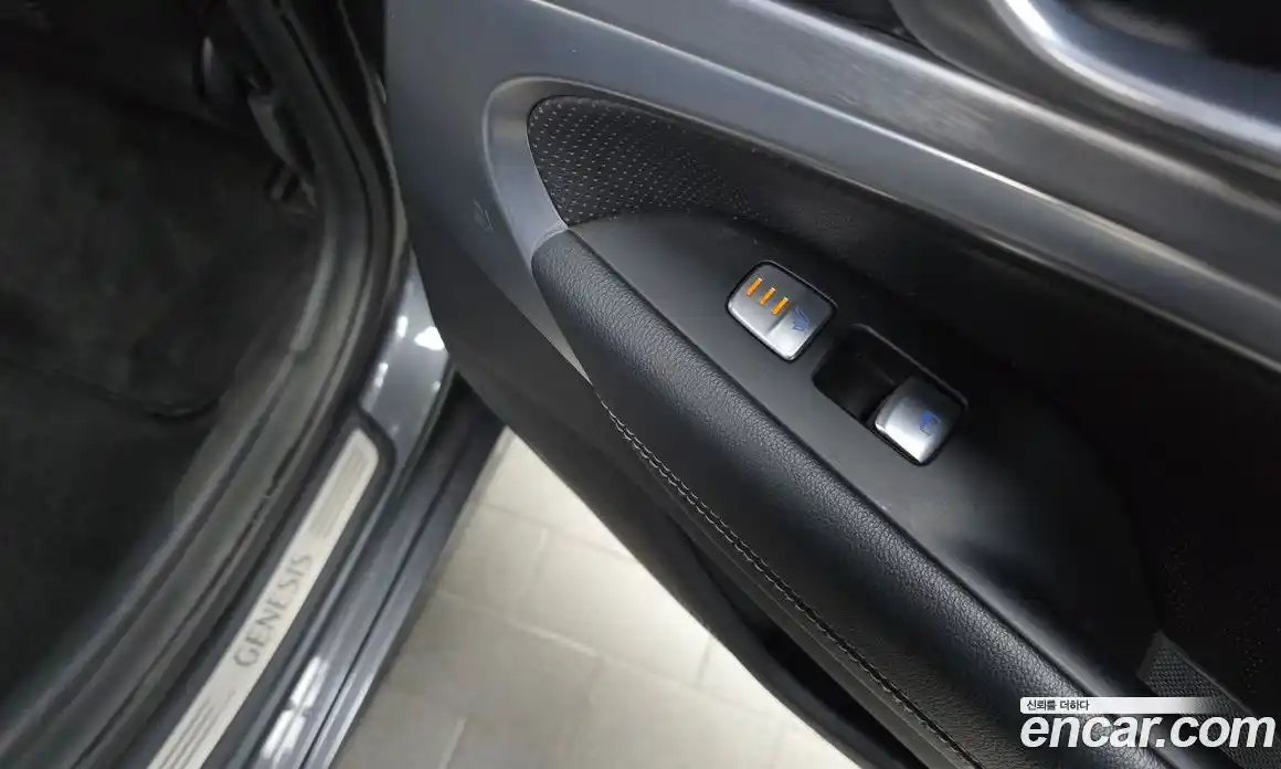 Genesis G70 2018 2.0 Автомат в Москве № 58597, фото 16