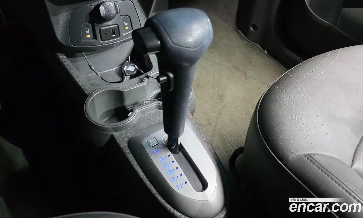 Chevrolet Spark 2013 1.0 Автомат в Москве № 98932, фото 9