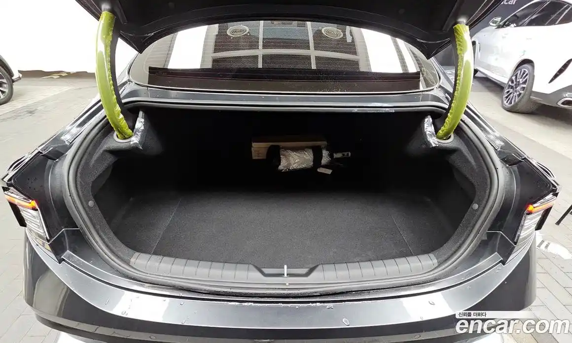 Hyundai Sonata 2024 2.0 Автомат в Москве № 10462, фото 16