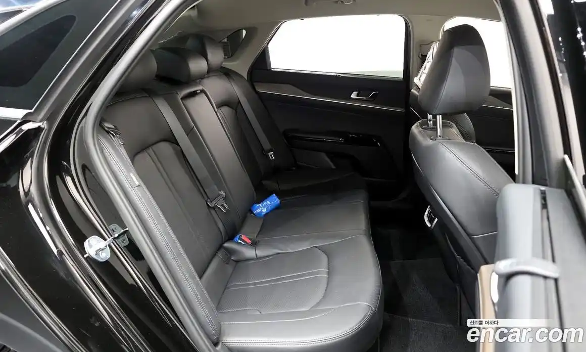 Kia K5 2023 2.0 Автомат в Москве № 120102, фото 3