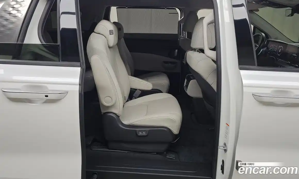 Kia Canival 2023 2.2 Автомат в Москве № 122167, фото 7