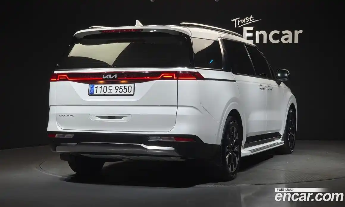 Kia Canival 2023 2.2 Автомат в Москве № 122170, фото 16