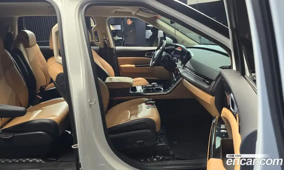 Kia Canival 2023 2.2 Автомат в Москве № 122170, фото 3