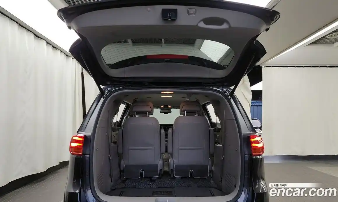 Kia Canival 2020 2.2 Автомат в Москве № 124328, фото 9