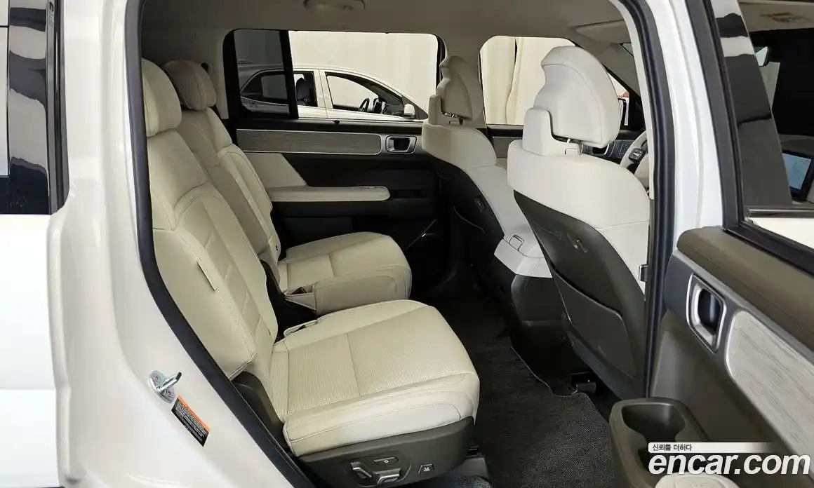 Hyundai Santa Fe 2024 1.6 Автомат в Москве № 125002, фото 11