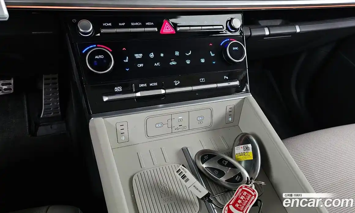 Hyundai Santa Fe 2024 1.6 Автомат в Москве № 125212, фото 16