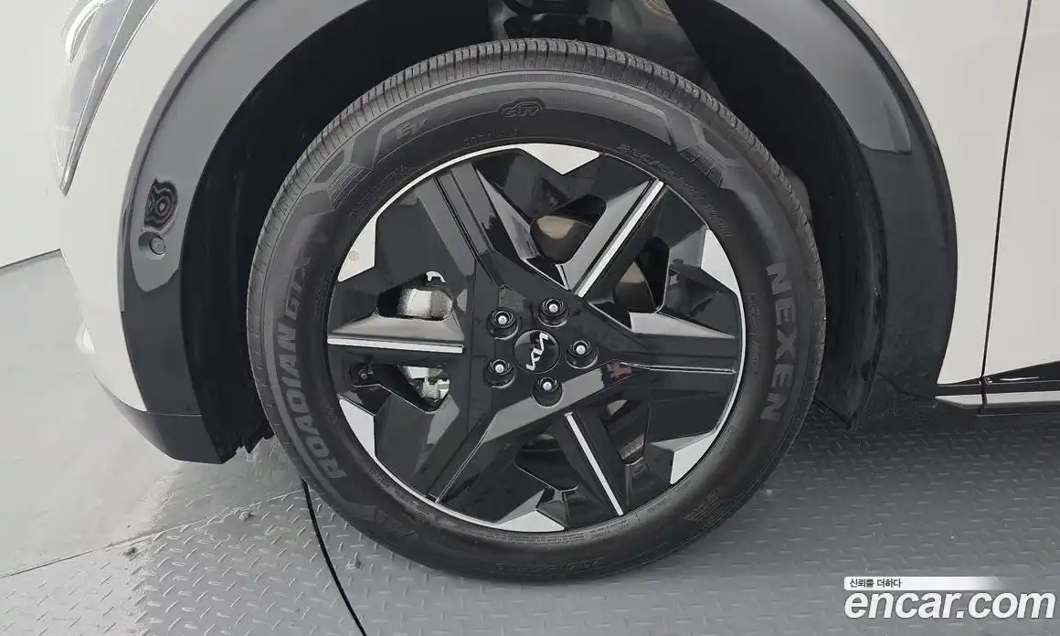 Kia EV6 2025 0.1 Автомат в Москве № 128270, фото 8