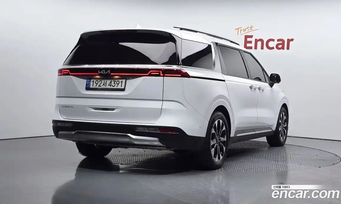 Kia Canival 2023 2.2 Автомат в Москве № 129124, фото 6