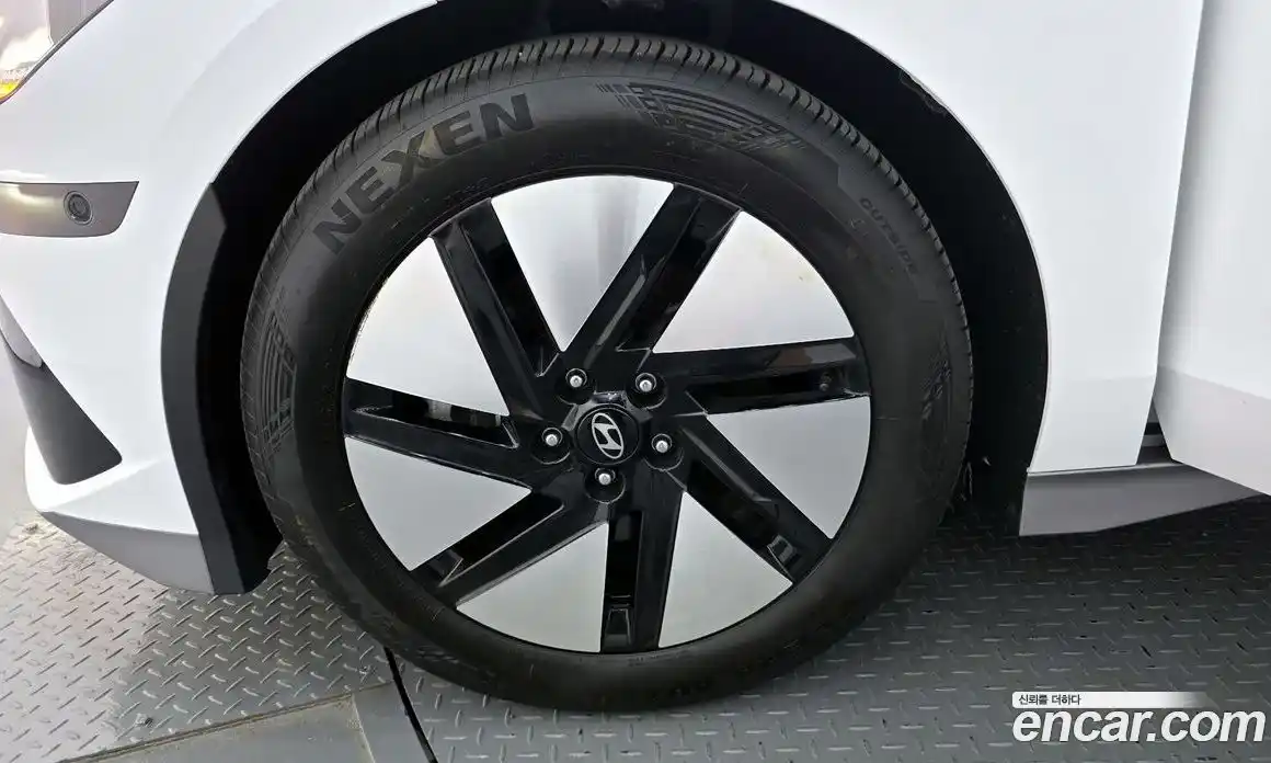 Hyundai Ioniq 6 2023 0.1 Автомат в Москве № 130517, фото 5