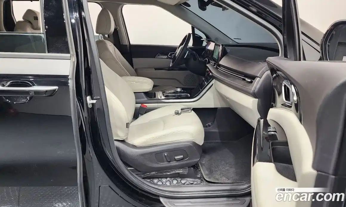 Kia Canival 2023 2.2 Автомат в Москве № 133646, фото 11