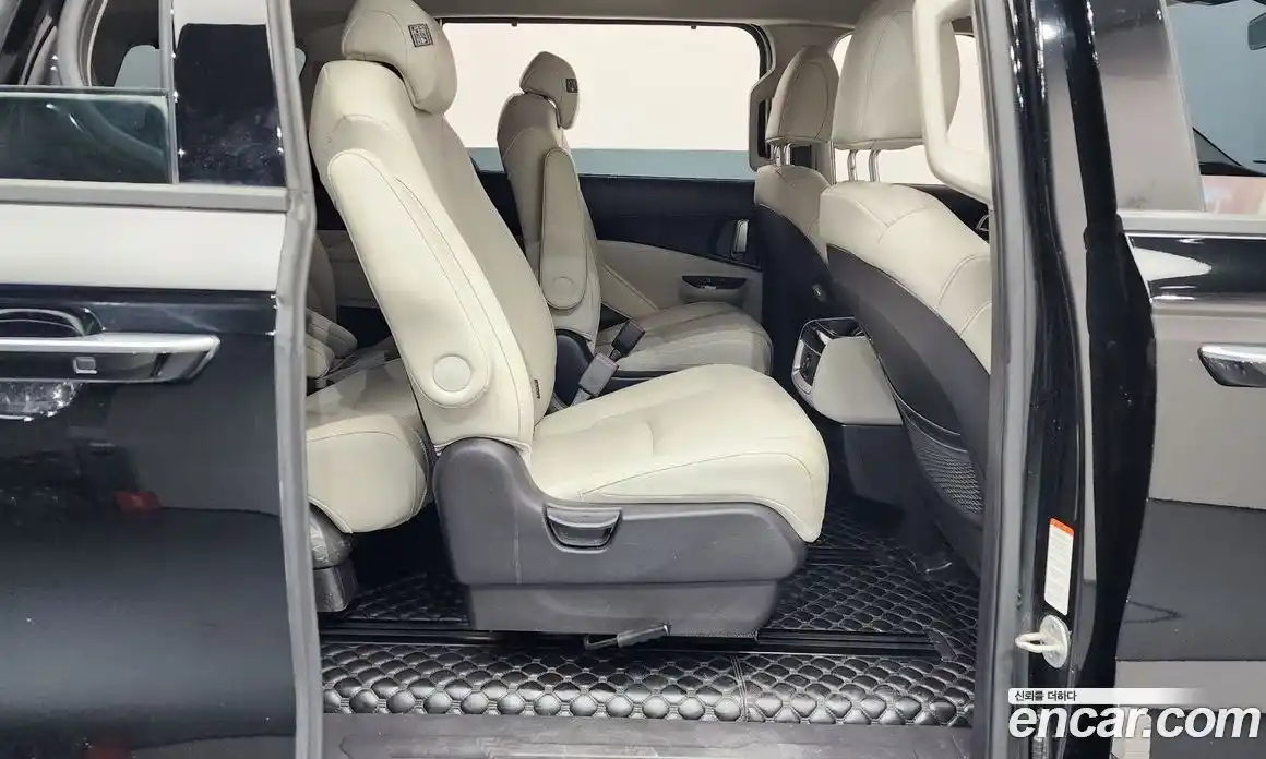 Kia Canival 2023 2.2 Автомат в Москве № 133646, фото 12