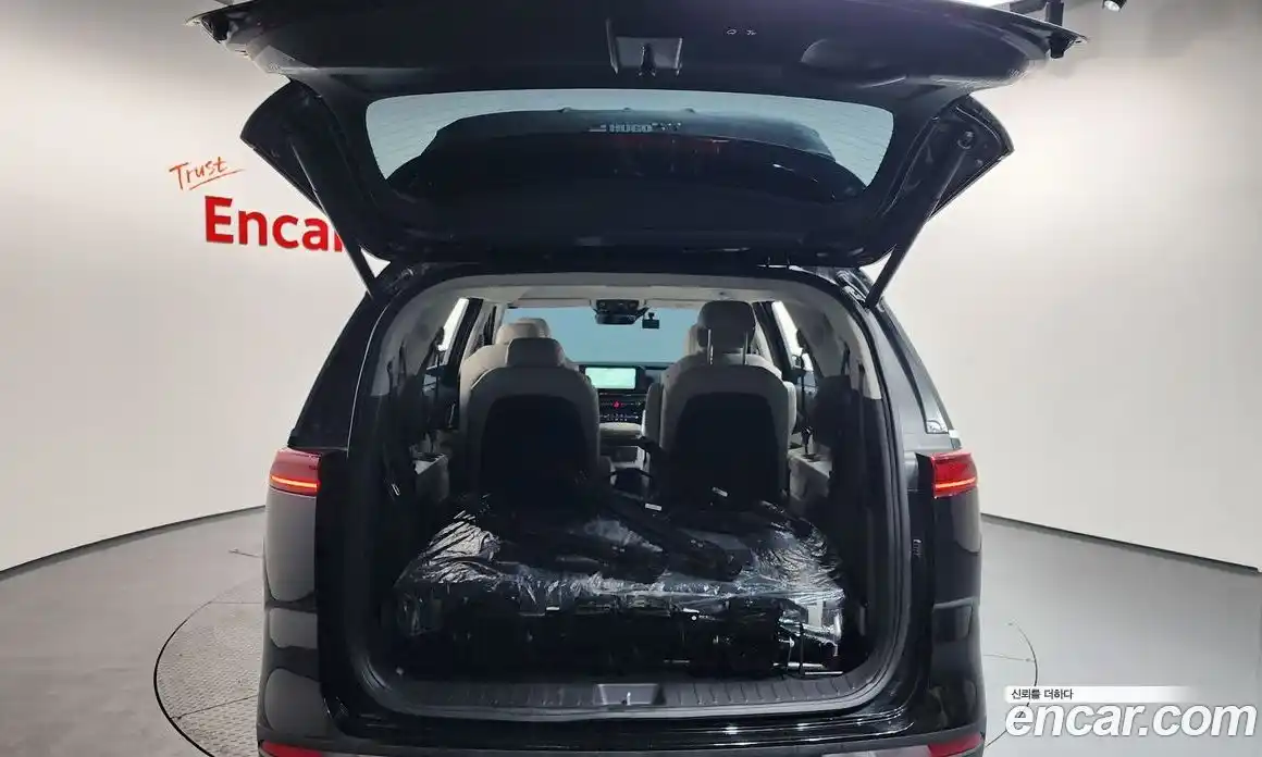 Kia Canival 2023 2.2 Автомат в Москве № 133646, фото 19