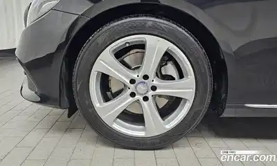Mercedes-Benz E-Class 2017 1.9 Автомат в Москве № 140239, миниатюра 4