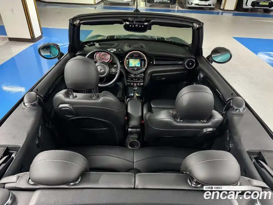 Mini Cooper Convertible 2016 1.5 Автомат в Москве № 154490, фото 11