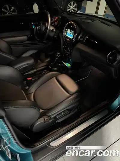 Mini Cooper Convertible 2016 1.5 Автомат в Москве № 154490, миниатюра 8