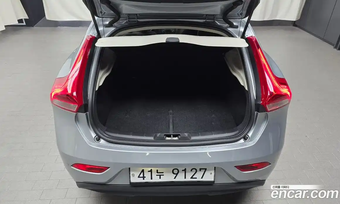 Volvo V40 2015 1.6 Автомат в Москве № 156336, фото 17