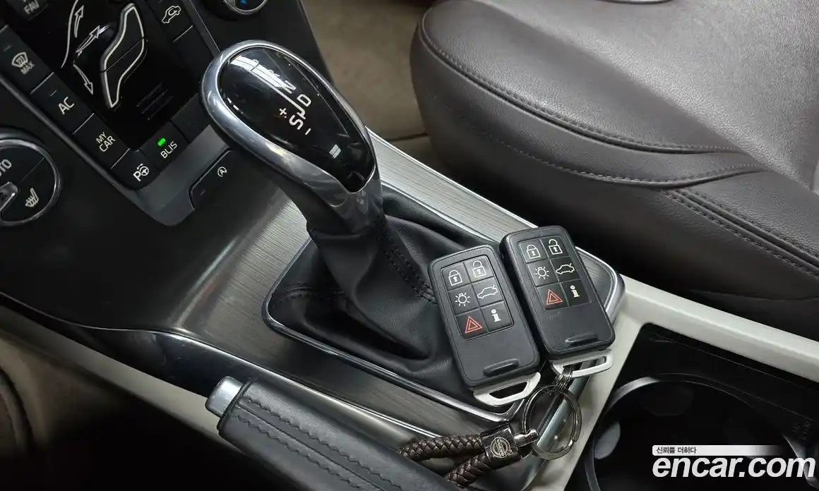 Volvo V40 2015 1.6 Автомат в Москве № 156336, фото 20