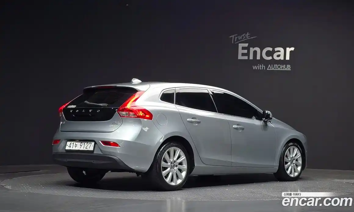 Volvo V40 2015 1.6 Автомат в Москве № 156336, фото 6