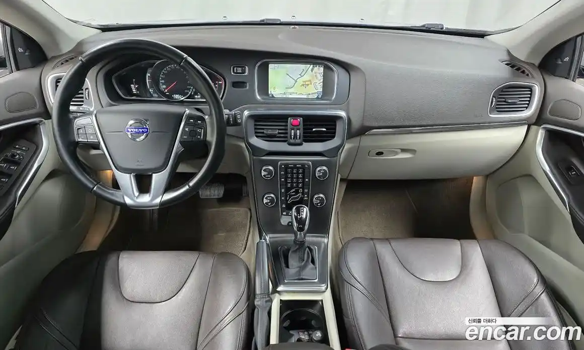 Volvo V40 2015 1.6 Автомат в Москве № 156336, фото 7