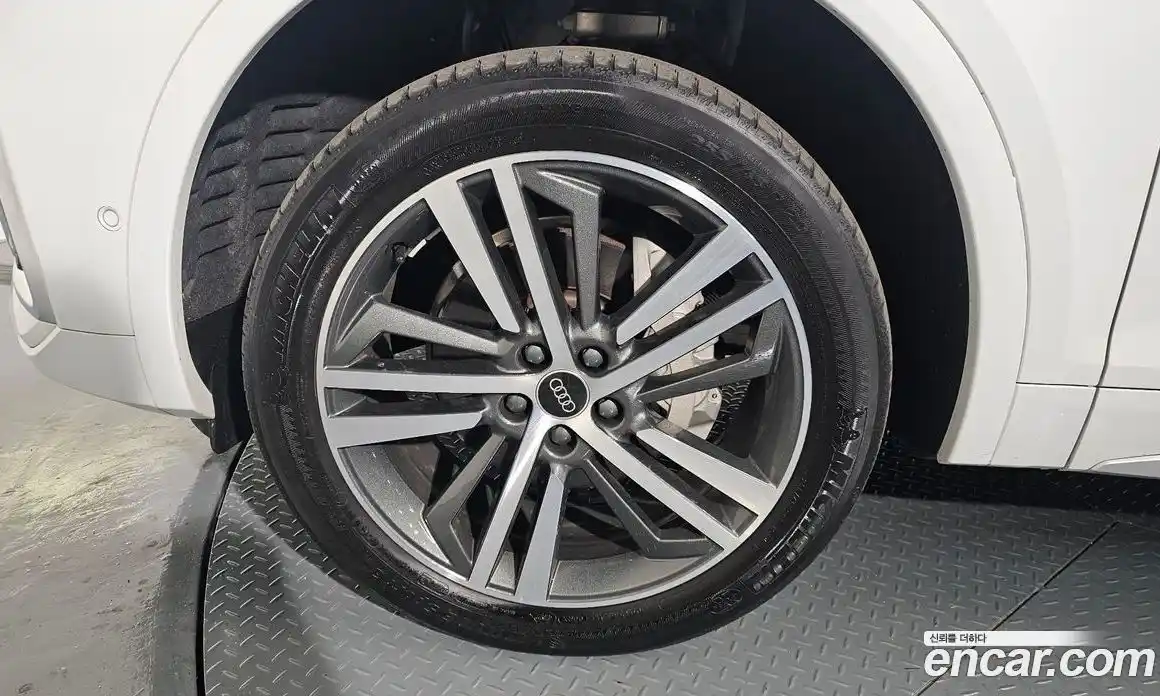 Audi Q5 2023 2.0 Автомат в Москве № 162864, фото 14