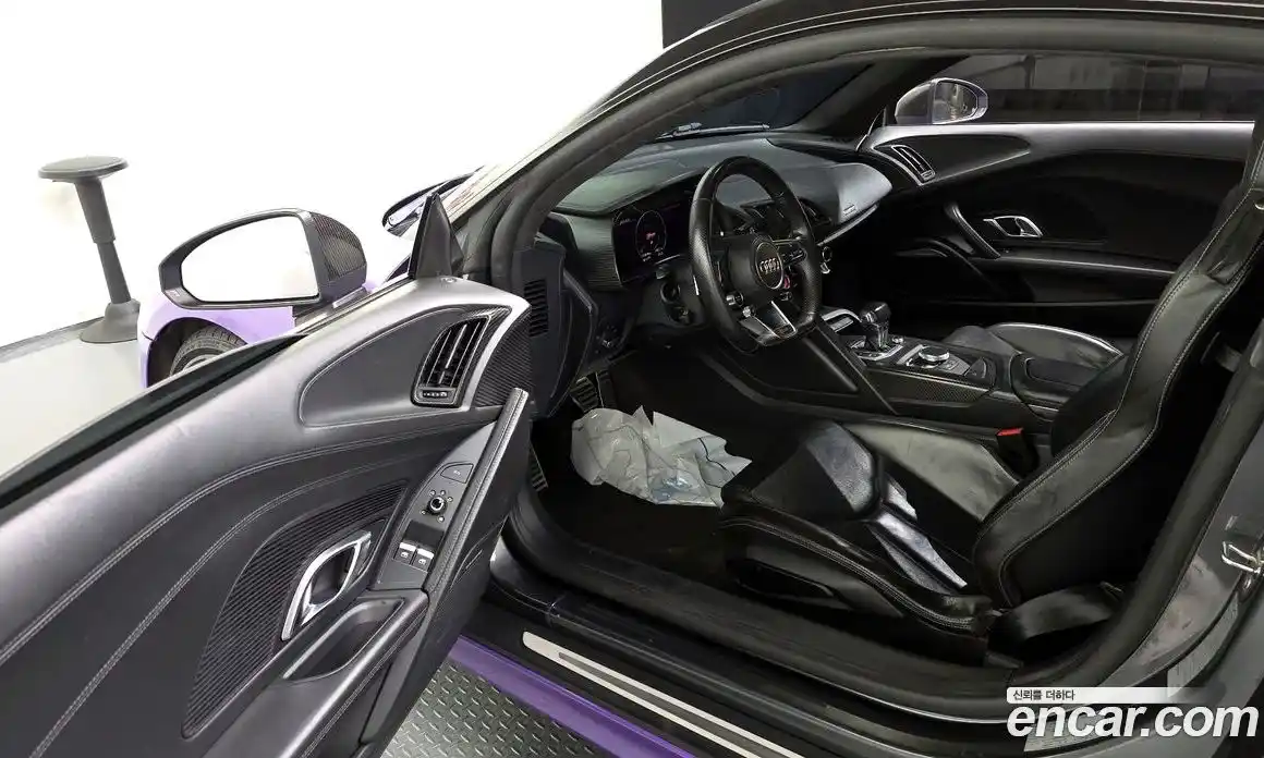 Audi R8 2017 5.2 Автомат в Москве № 163645, фото 10