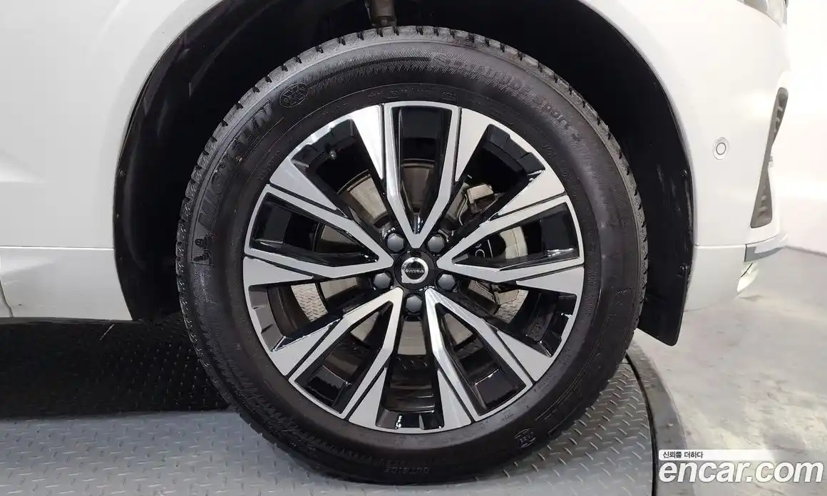 Volvo XC60 2023 2.0 Автомат в Москве № 164260, фото 11