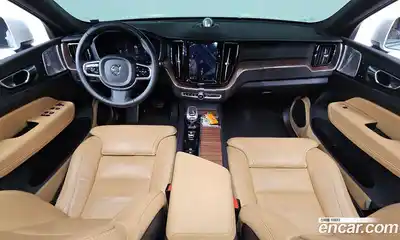 Volvo XC60 2023 2.0 Автомат в Москве № 164421, миниатюра 4