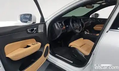 Volvo XC60 2023 2.0 Автомат в Москве № 164421, миниатюра 6