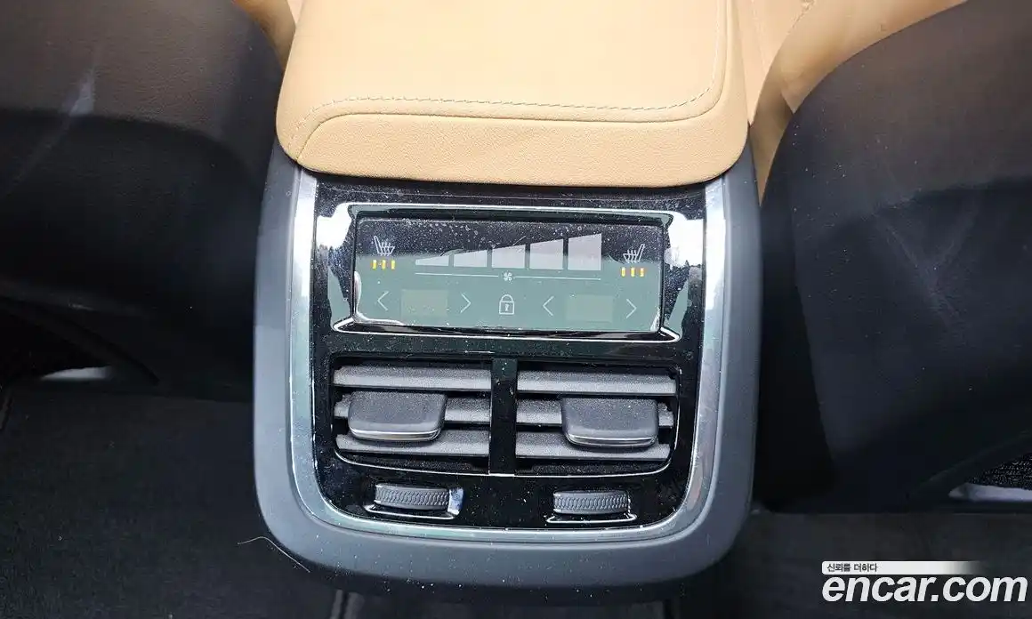 Volvo XC60 2023 2.0 Автомат в Москве № 164421, фото 10