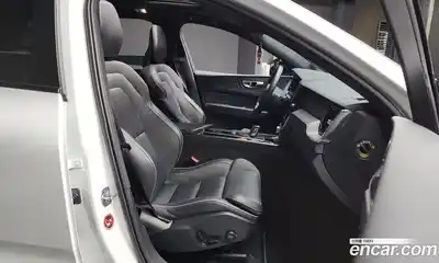 Volvo XC60 2021 2.0 Автомат в Москве № 164721, миниатюра 3