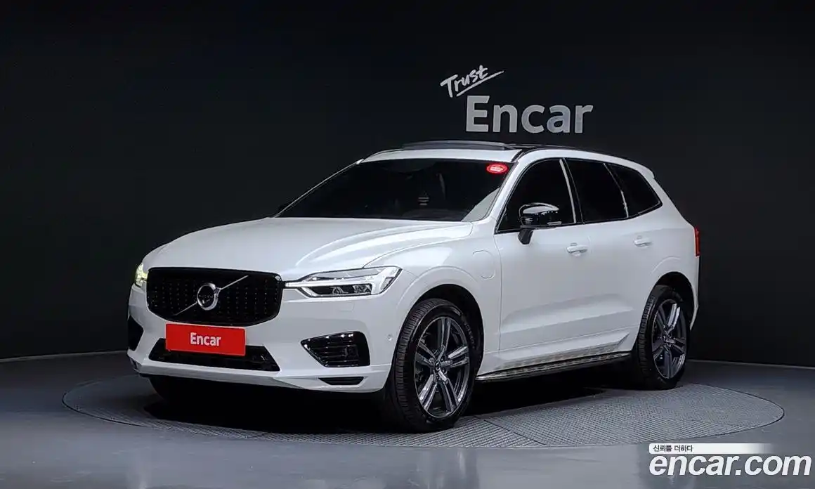 Volvo XC60 2021 2.0 Автомат в Москве № 164721, фото 4