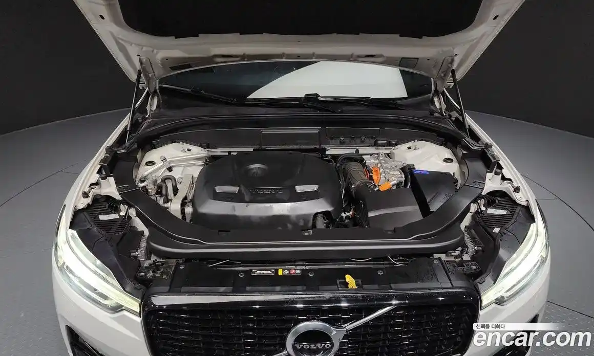 Volvo XC60 2021 2.0 Автомат в Москве № 164721, фото 9