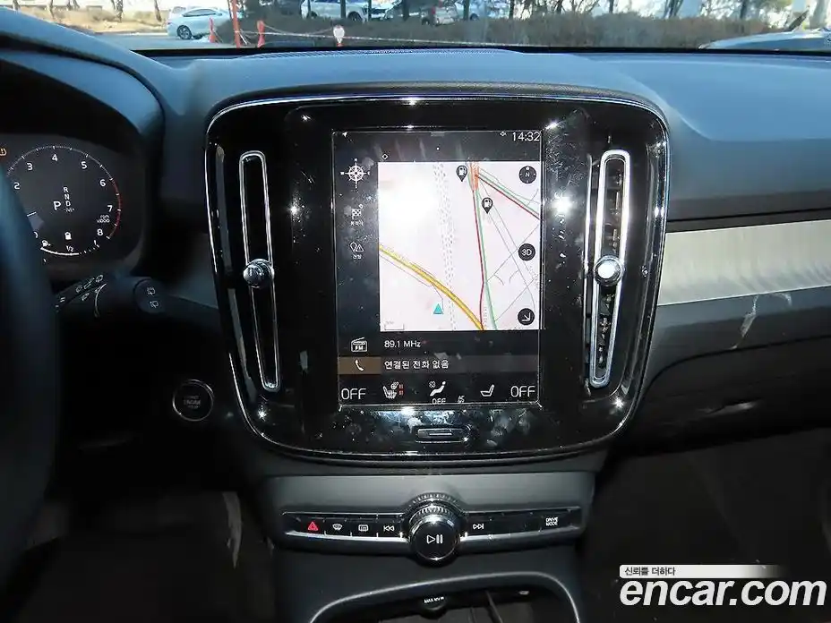 Volvo XC40 2022 2.0 Автомат в Москве № 164788, фото 12