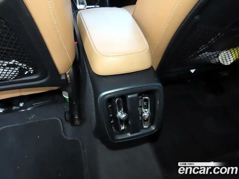 Volvo XC40 2022 2.0 Автомат в Москве № 164788, фото 15