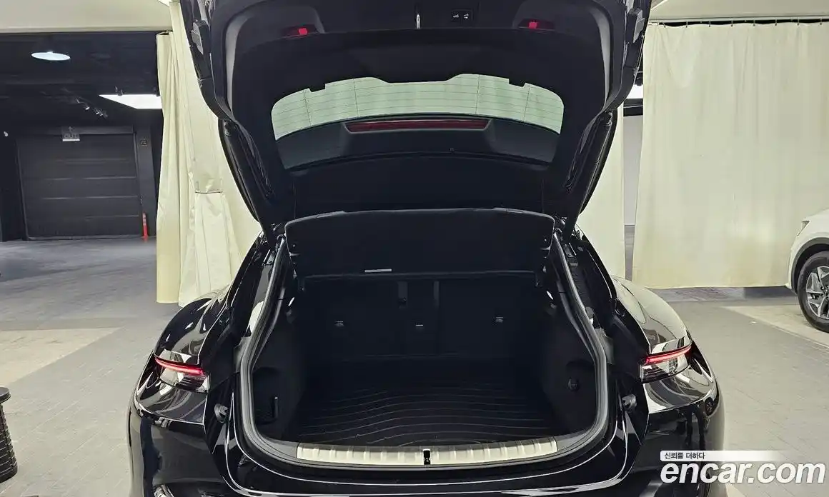 Porsche Taycan 2024 0.1 Автомат в Москве № 165131, фото 17