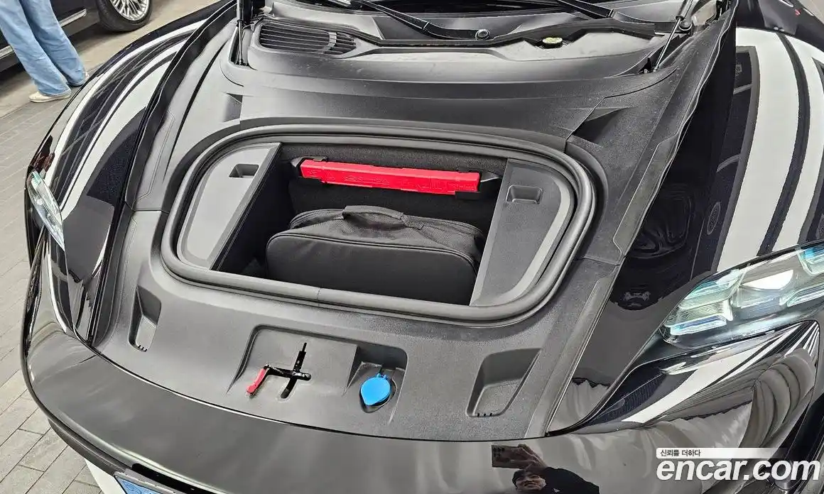 Porsche Taycan 2024 0.1 Автомат в Москве № 165131, фото 4