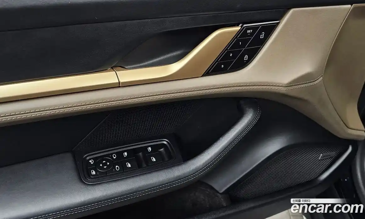 Porsche Taycan 2024 0.1 Автомат в Москве № 165131, фото 9