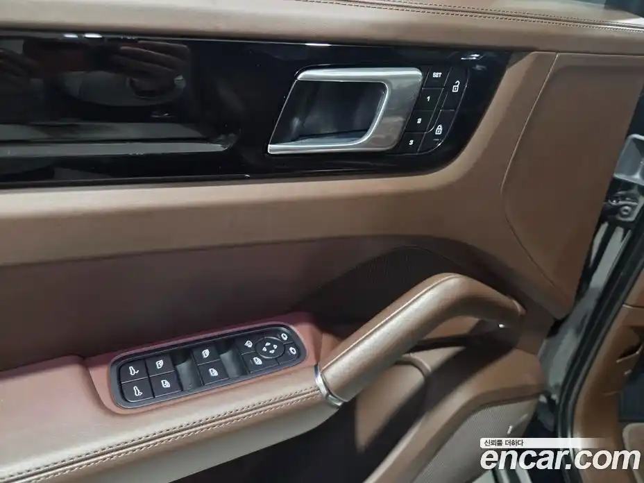 Porsche Cayenne 2022 3.0 Автомат в Москве № 165741, фото 18