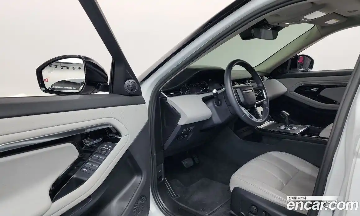 Land Rover Range-Rover Evoque 2023 2.0 Автомат в Москве № 166111, фото 10