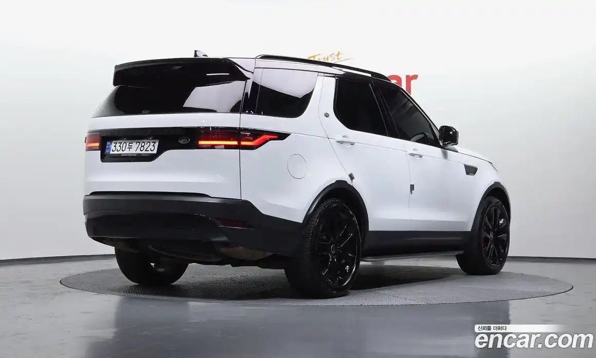 Land Rover Discovery 2023 3.0 Автомат в Москве № 166244, фото 2