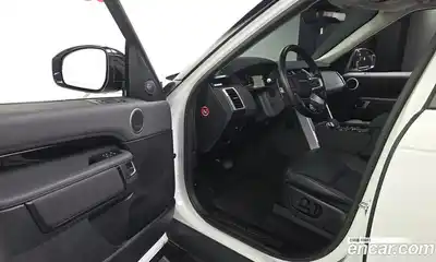 Land Rover Discovery 2023 3.0 Автомат в Москве № 166244, миниатюра 10