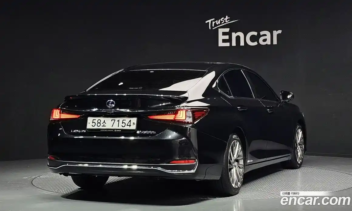 Lexus ES 2019 2.5 Автомат в Москве № 168237, фото 13