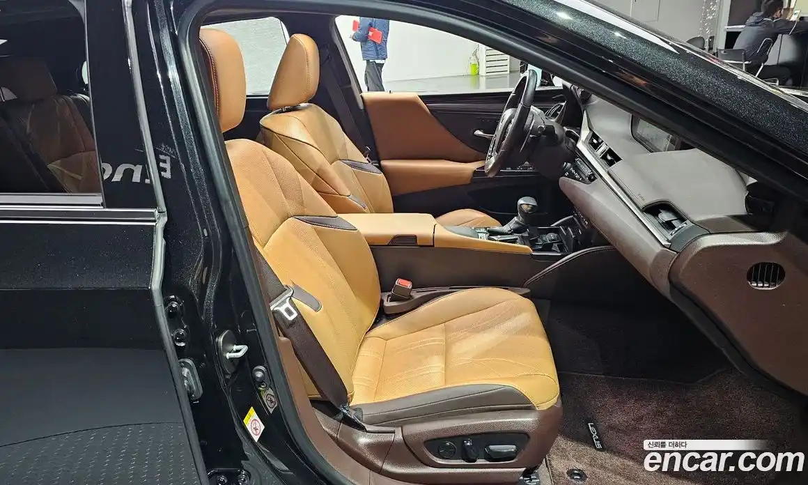 Lexus ES 2019 2.5 Автомат в Москве № 168237, фото 17