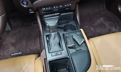 Lexus ES 2019 2.5 Автомат в Москве № 168237, миниатюра 2