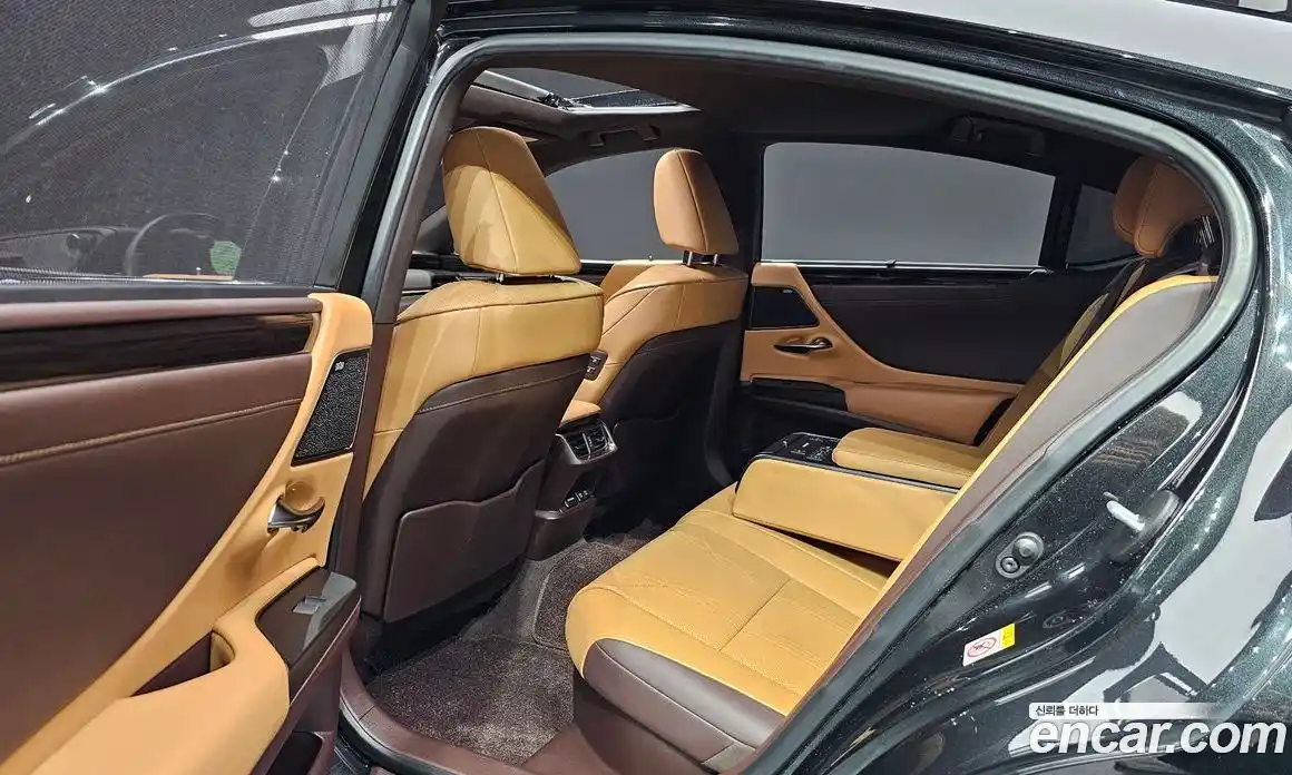 Lexus ES 2019 2.5 Автомат в Москве № 168237, фото 6